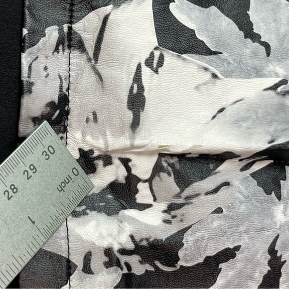 FRNCH PARISWomen Black Floral Faux Leather Circle Skirt Above Knee Sz-S NWT-FLAW - Picture 11 of 14